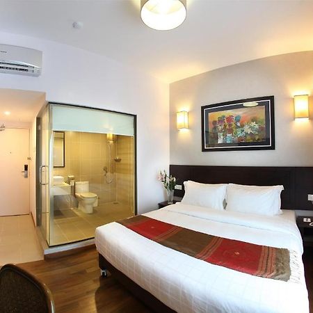 Hotel Richbaliz Selayang Cuevas de Batu Habitación foto