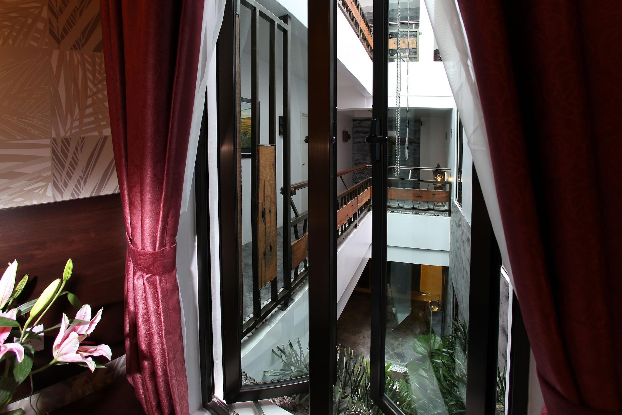 Hotel Richbaliz Selayang Cuevas de Batu Exterior foto