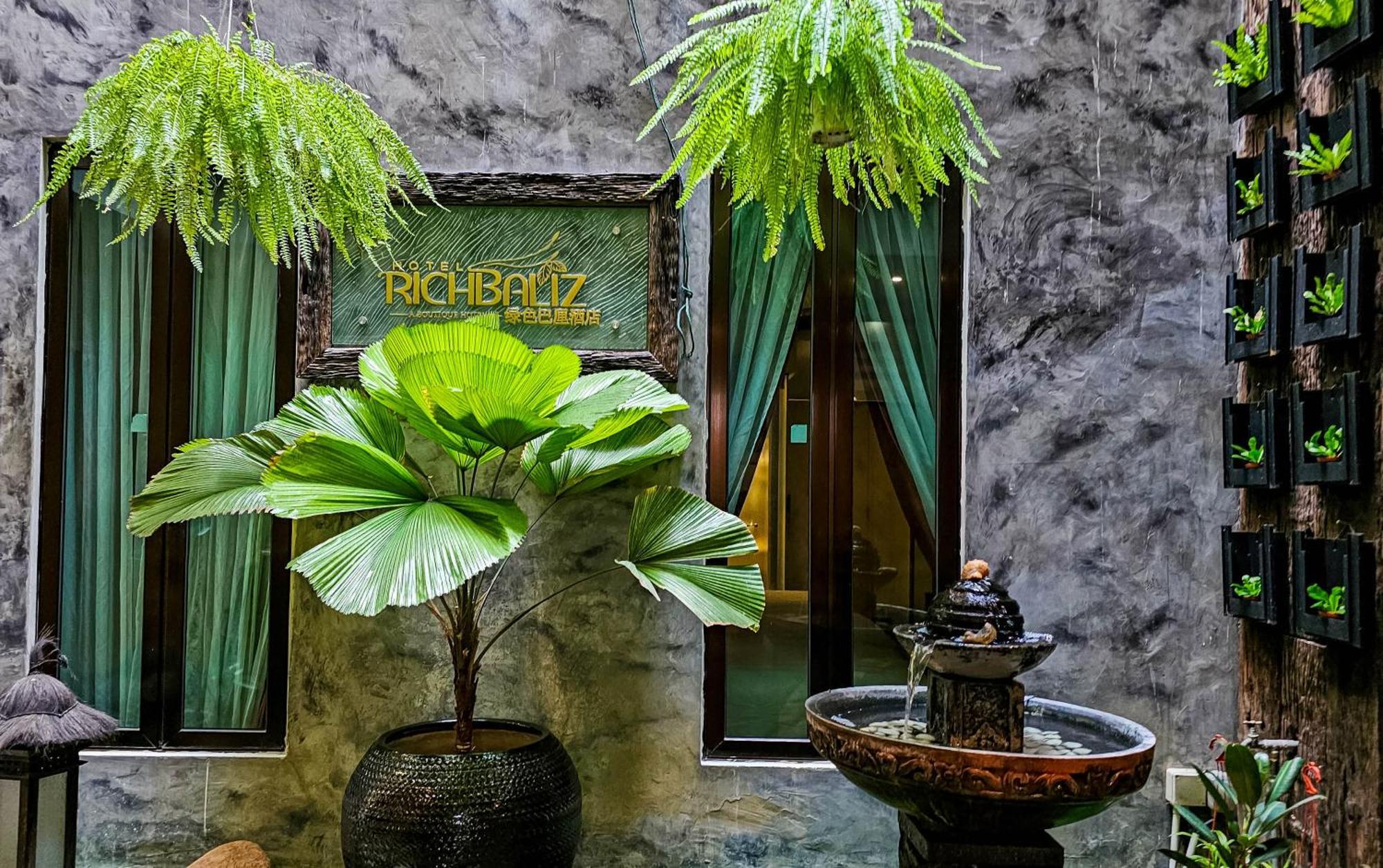 Hotel Richbaliz Selayang Cuevas de Batu Exterior foto